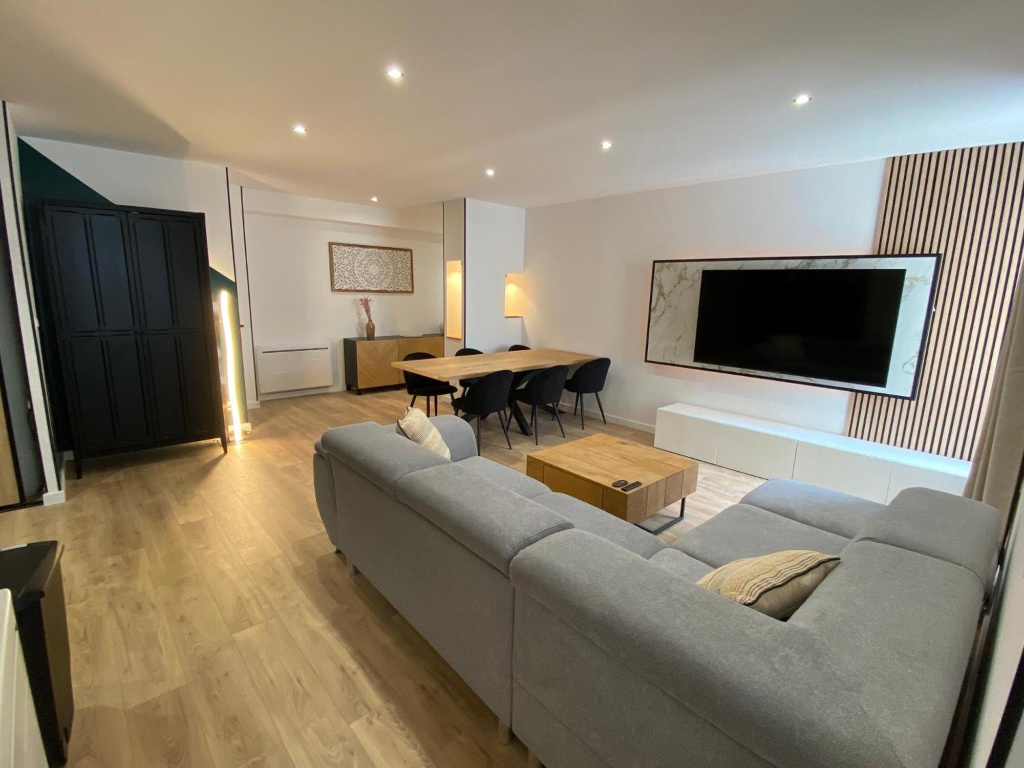 Madonna Elegance, Proche Sanctuaire, 95M2 Apartment Lourdes Bagian luar foto