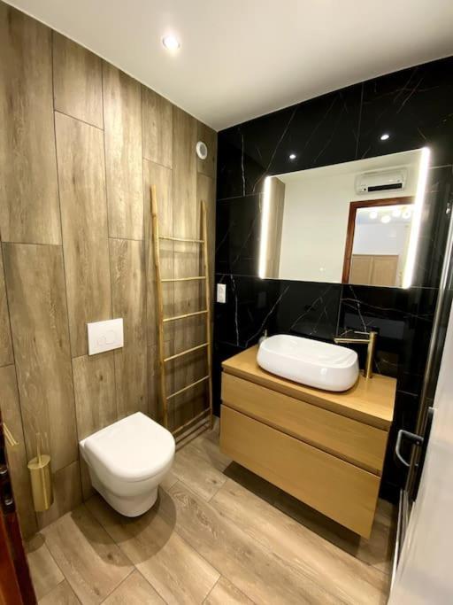 Madonna Elegance, Proche Sanctuaire, 95M2 Apartment Lourdes Bagian luar foto