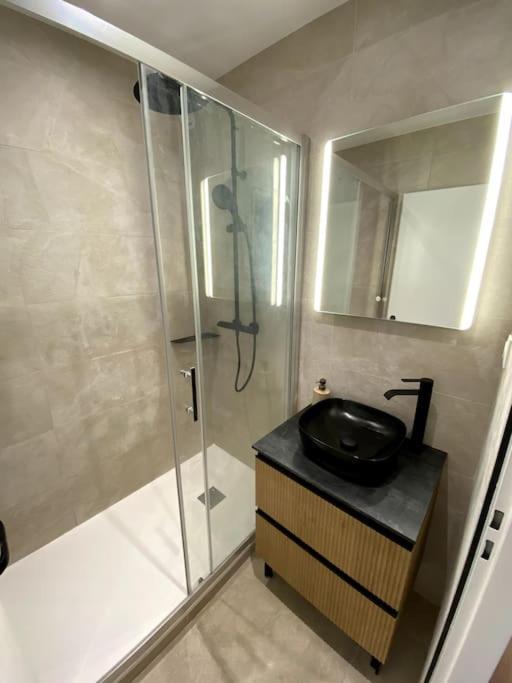 Madonna Elegance, Proche Sanctuaire, 95M2 Apartment Lourdes Bagian luar foto