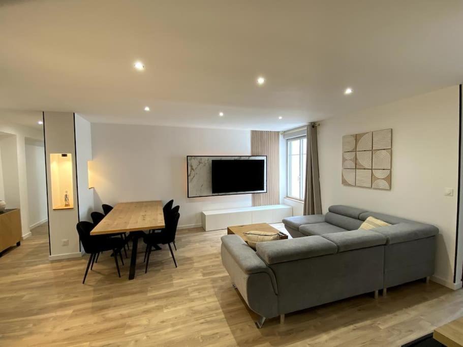 Madonna Elegance, Proche Sanctuaire, 95M2 Apartment Lourdes Bagian luar foto